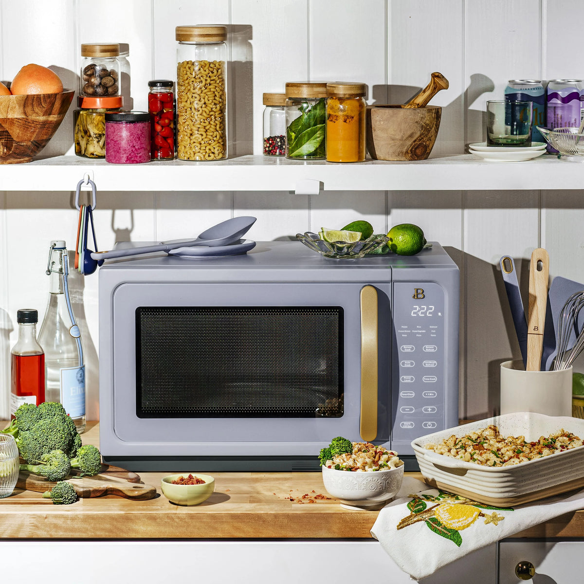 Beautiful 1.1 cu ft 1000 Watt, Sensor Microwave Oven, White Icing by Drew Barrymore, New - Product image 21