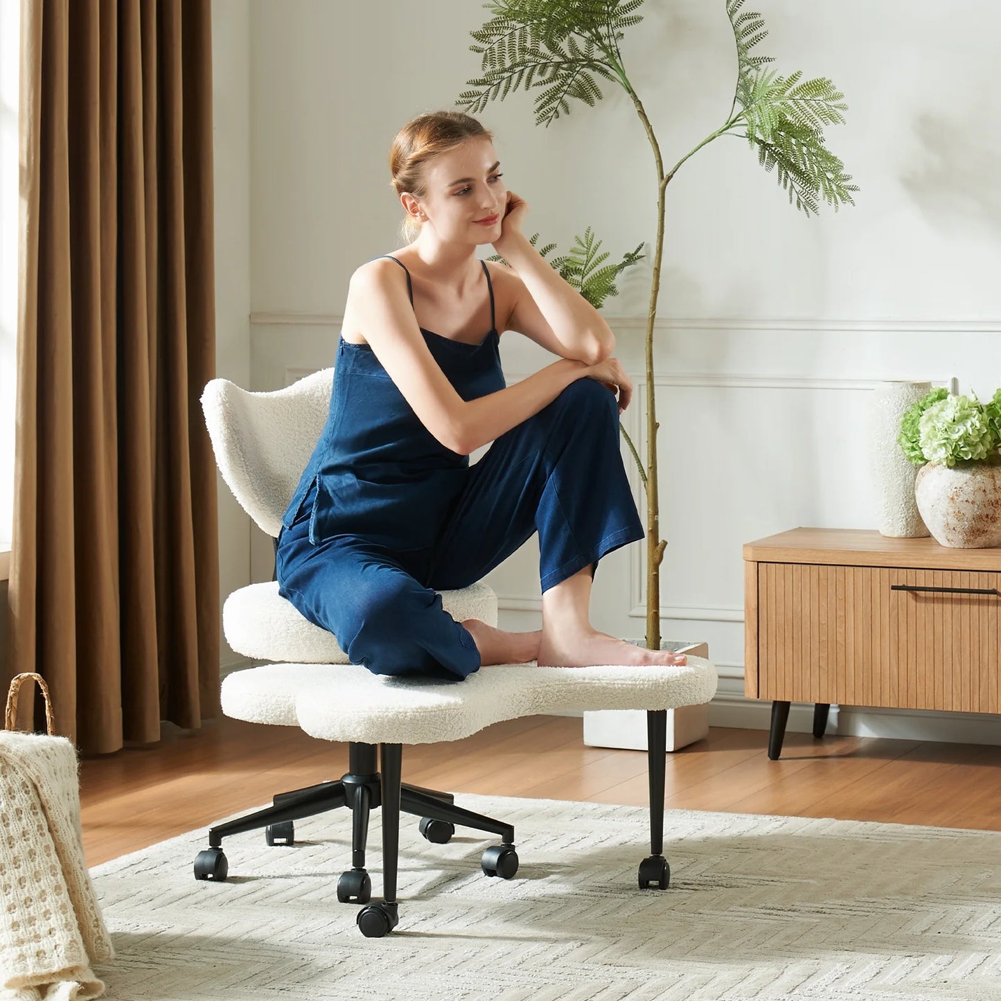 Pinmoco Ergonomic Cross Legged Swivel Chair, Adjustable Height and Teddy Fabric - Product image 10